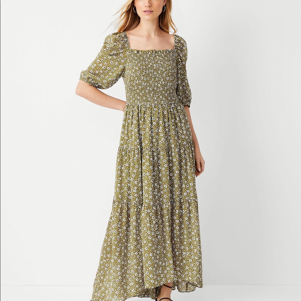 Ann Taylor Floral Smocked Bodice Maxi Dress. Size 8.